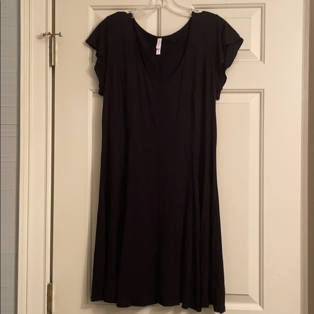 Xhilaration Black Short-Sleeved A-Line Dre…